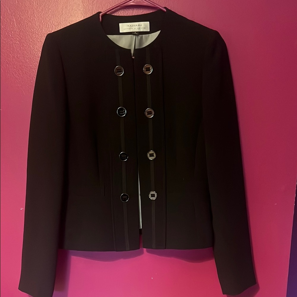 TAHARI Arthur S Levine sz 4 Lined Blk Cropped Jacket NWOT Always a classic $12